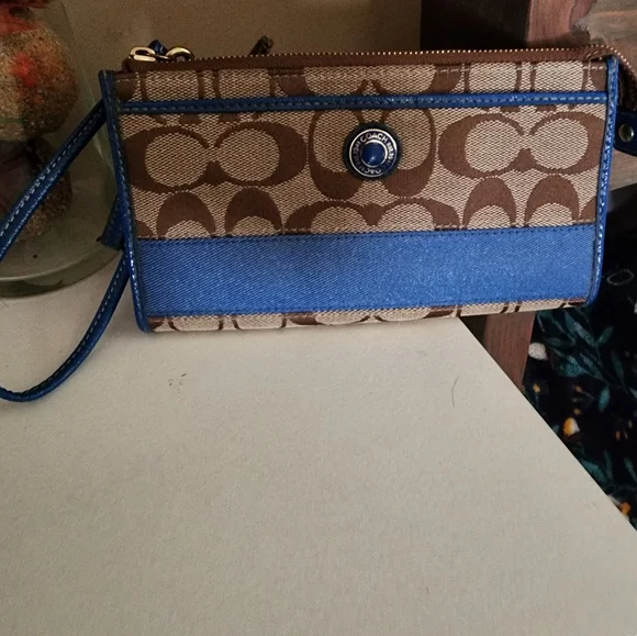 Coach Wristlet Vintage - Picture 4 of 11